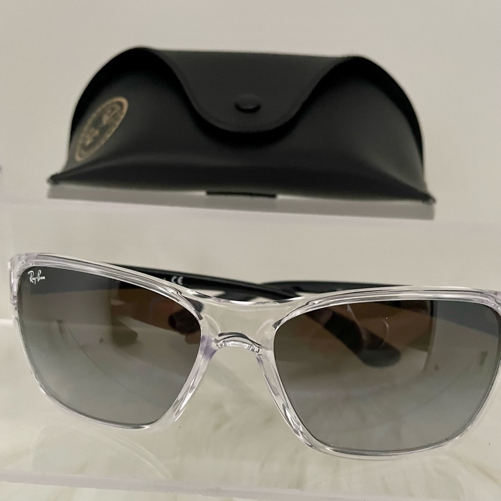 NWOT Ray-Ban transparent frame sunglasses for men or women